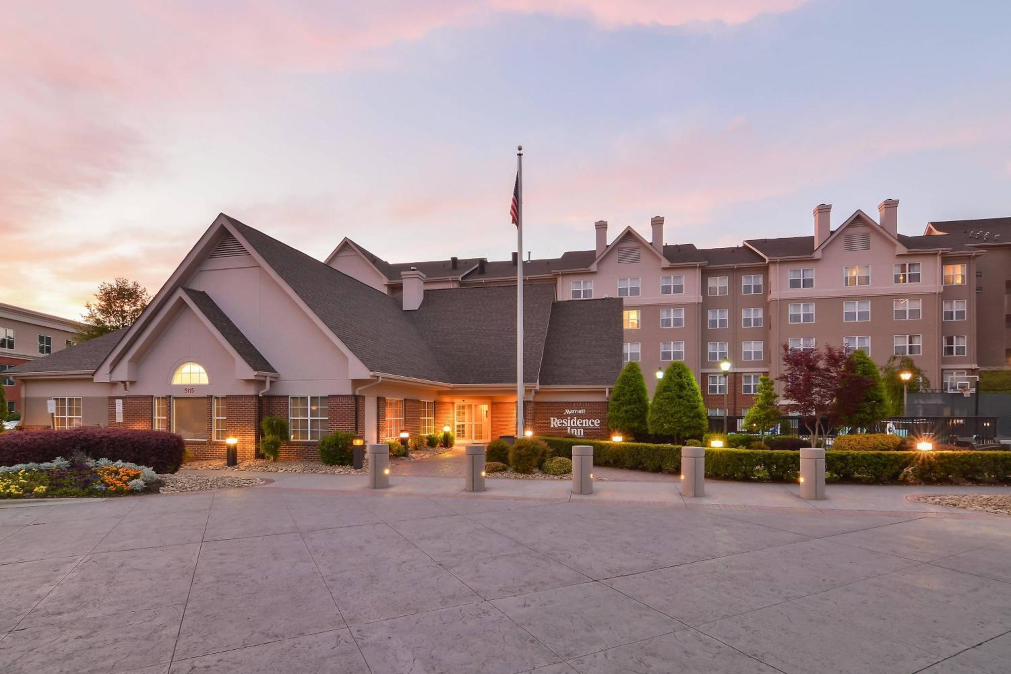 Residence Inn By Marriott Charlotte Piper Glen Bagian luar foto